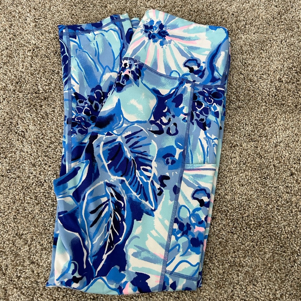 Blue Lilly Pulitzer leggings!